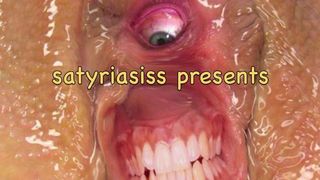 Мужики стоят в полный рост и поддерживают руками зрелых жен, насаженных на свои фаллосы